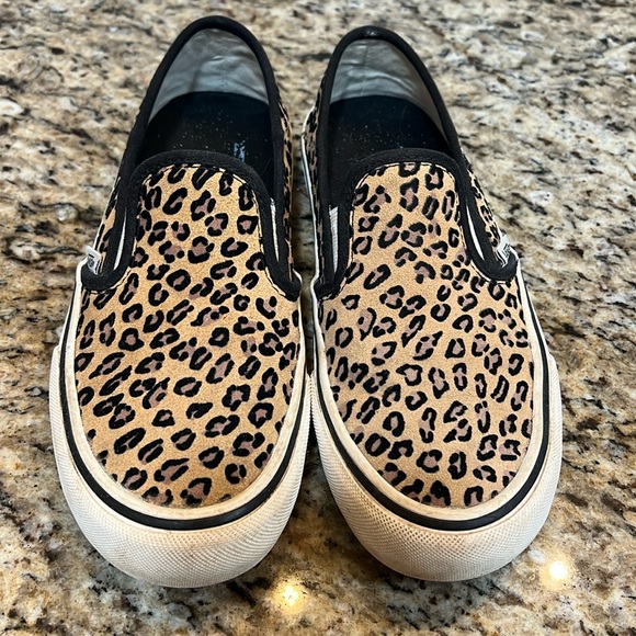Used leopard print ultracush vans slide ons - Picture 1 of 5